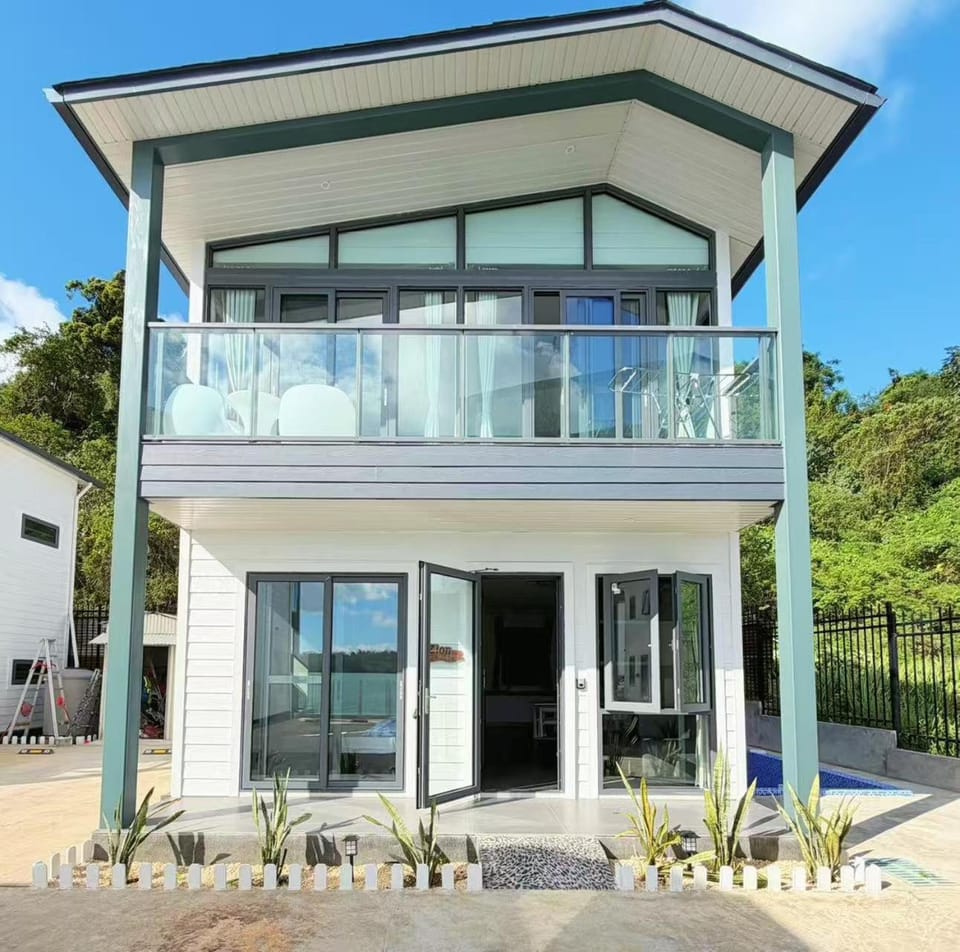 Property building, View (from property/room), Balcony/Terrace