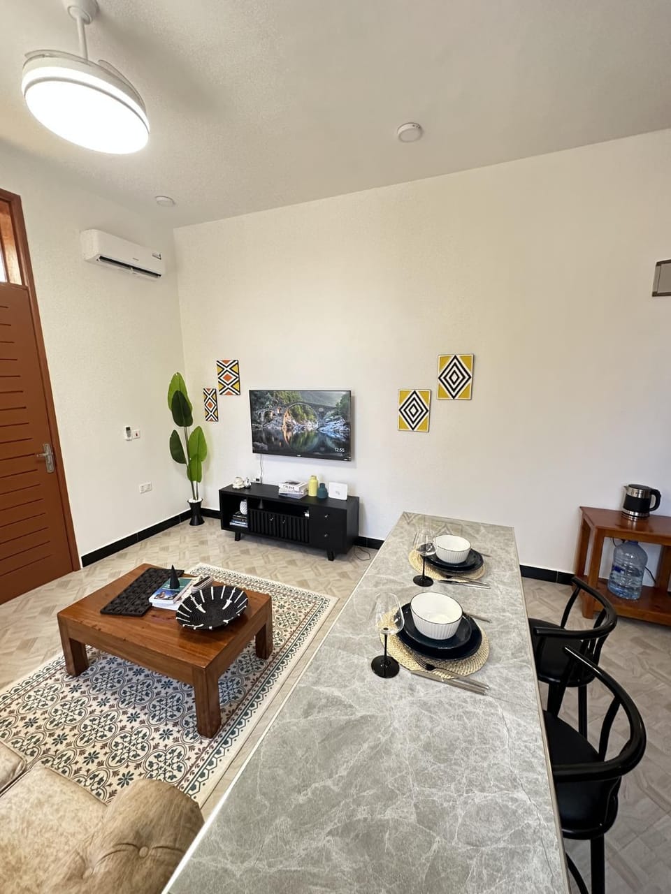 TV and multimedia, Dining area