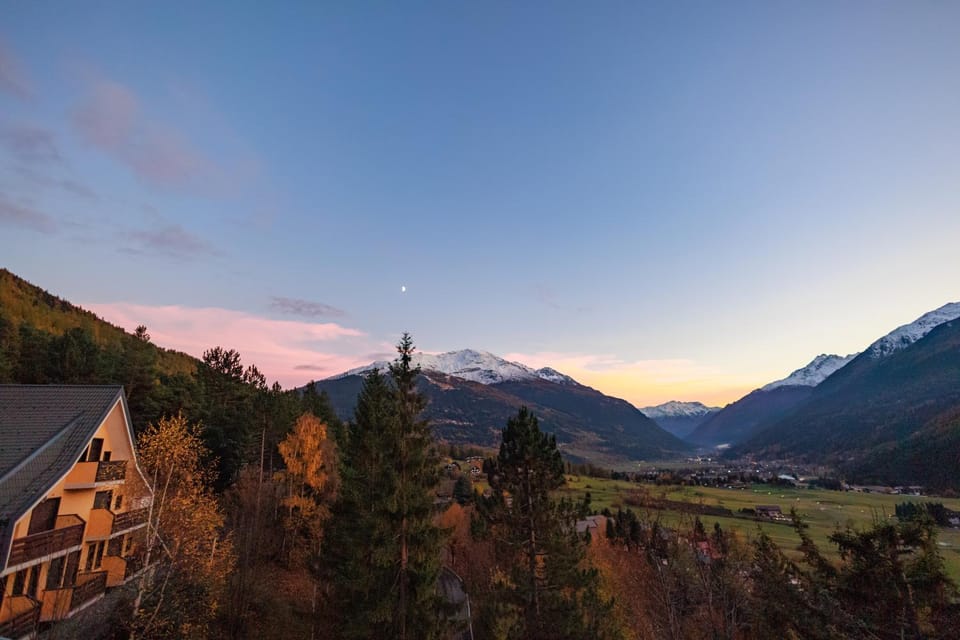 Nearby landmark, Natural landscape, Mountain view
