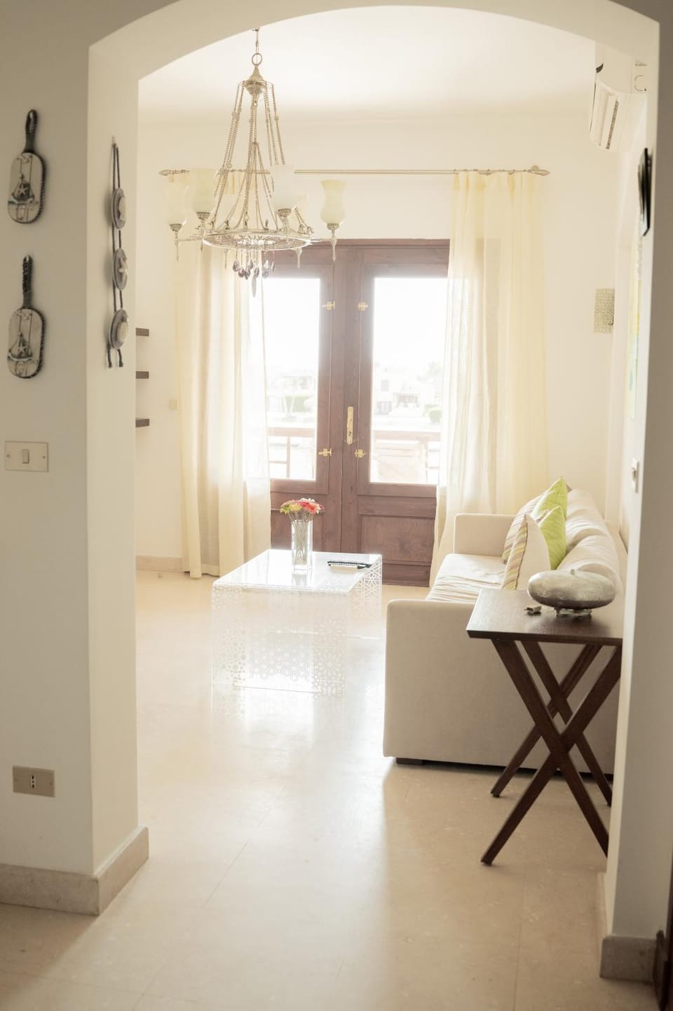 Living room, Seating area, air conditioner