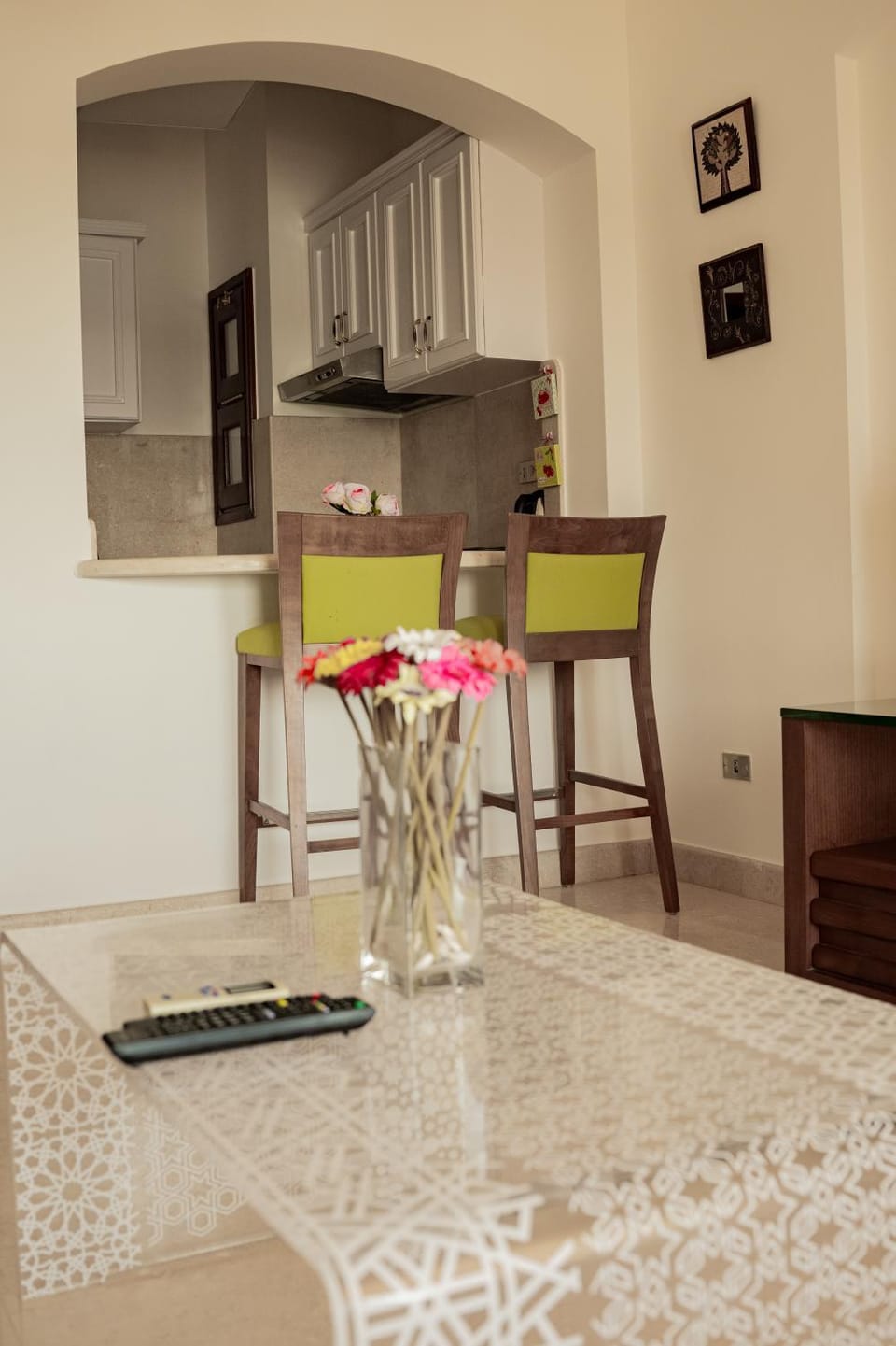 Kitchen or kitchenette, Dining area