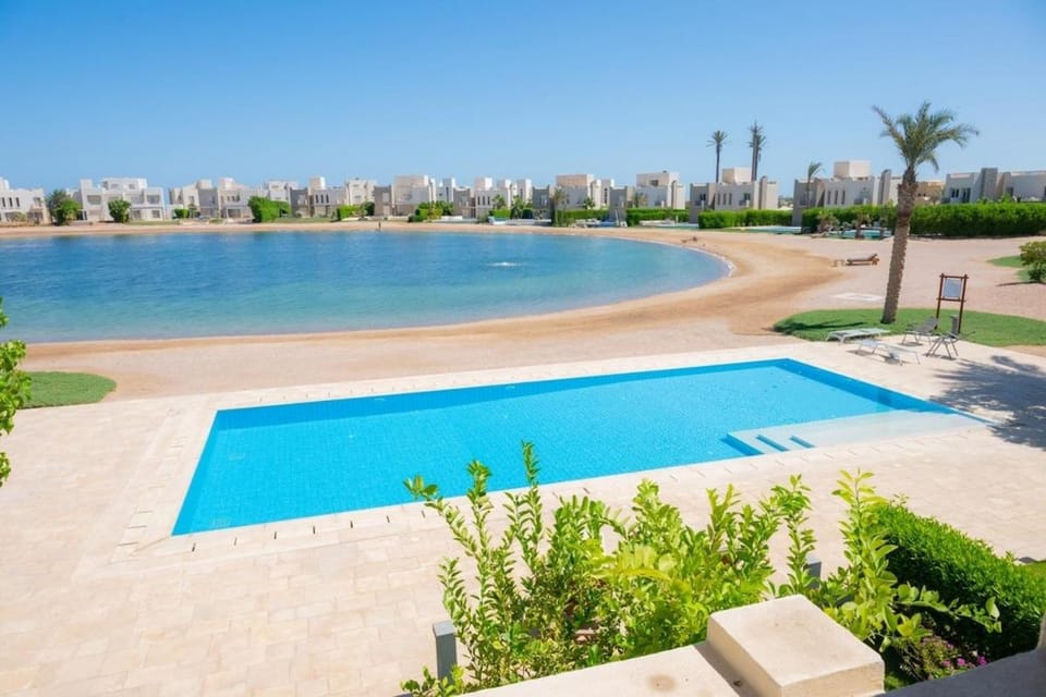 Pool view, Swimming pool