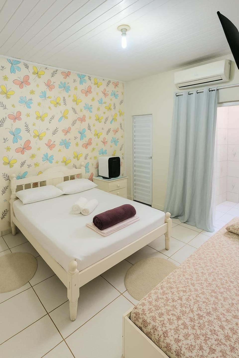 Bed, TV and multimedia, Bedroom, air conditioner