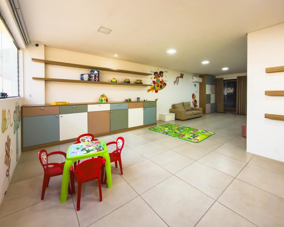 Kids's club, young children