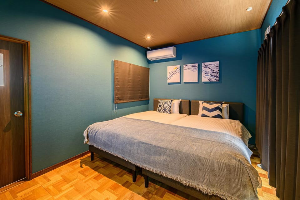 Bedroom, air conditioner