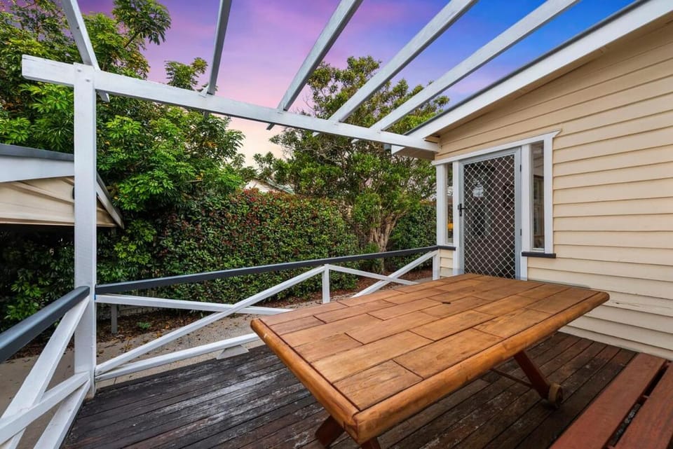 Wallace Cottage - Glennie, CBD, Quiet Leafy Street House in Toowoomba