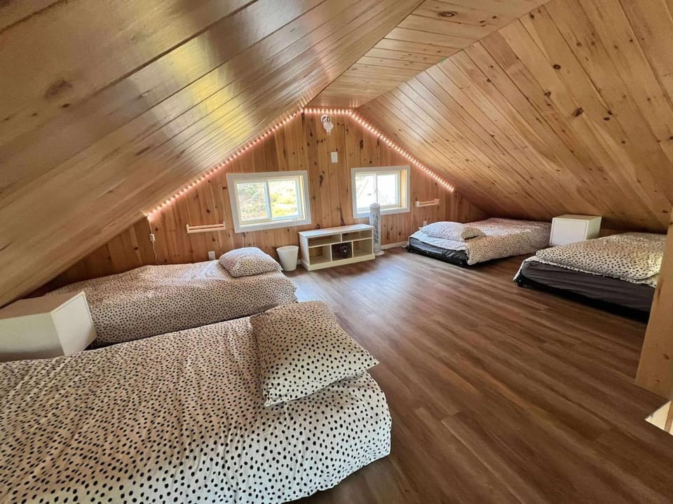 Le Nørda sur la rivière Vallée Bras du Nord Chalet in Quebec