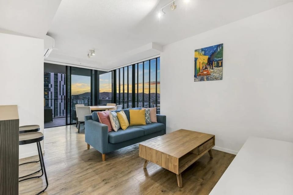 Stylish 2BR Apartment in SODA City Views Parking Apartment in Brisbane City