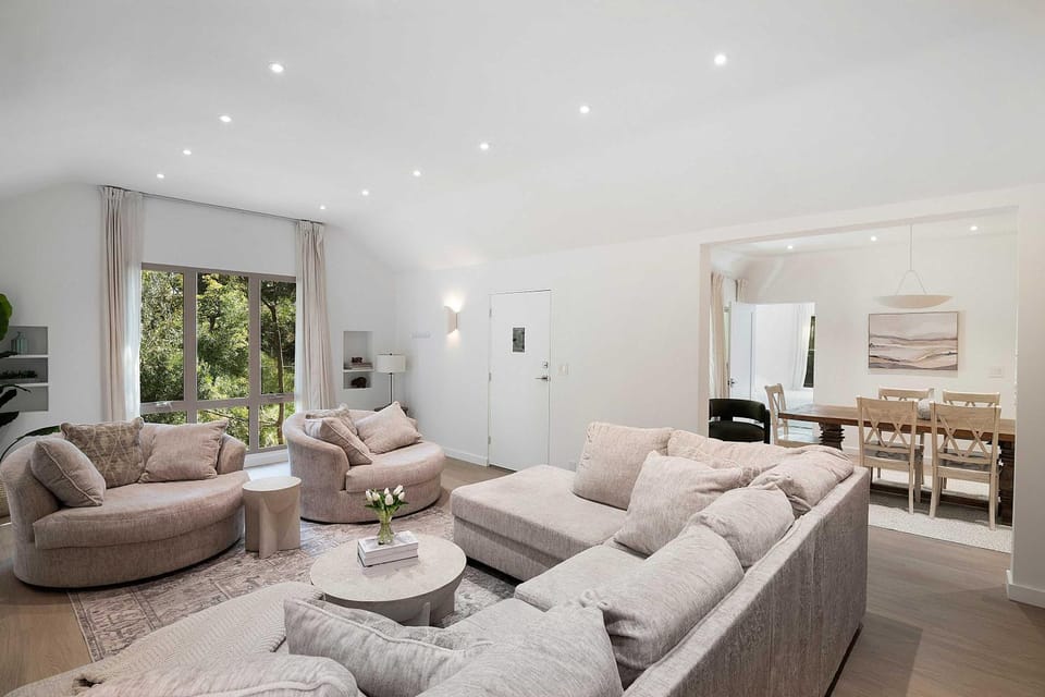 Remodeled 3-Bedroom Retreat in LA Apartment in Beverly Hills