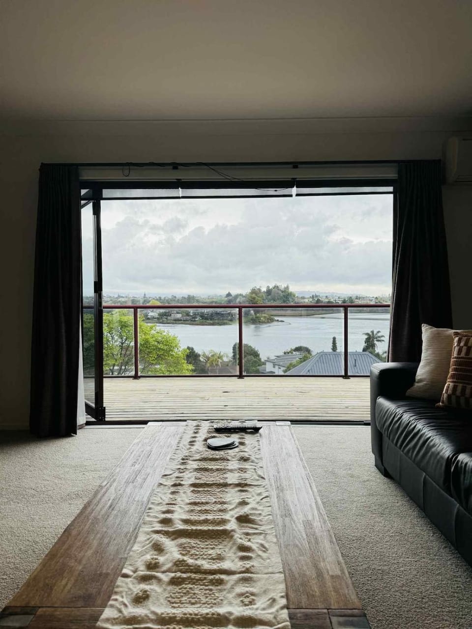 Natural landscape, View (from property/room), Balcony/Terrace, Living room, Seating area, Sea view