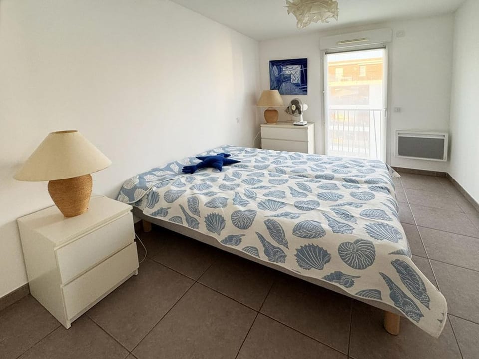 Appartement T3 pour 6 pers, balcon, parking, Le Lavandou - FR-1-803-96 Apartment in Le Lavandou
