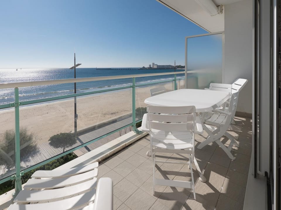 Studio spacieux 4 pers face plage avec balcon Apartment in Les Sables-d'Olonne