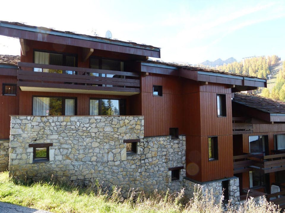 Appartement lumineux près des pistes, accès piscine, animaux acceptés Apartment in Mâcot-la-Plagne