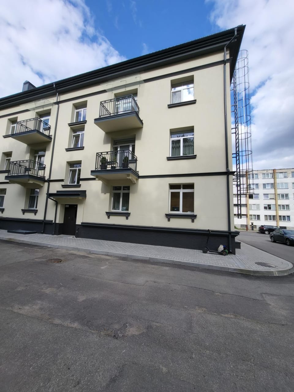 Facade/entrance
