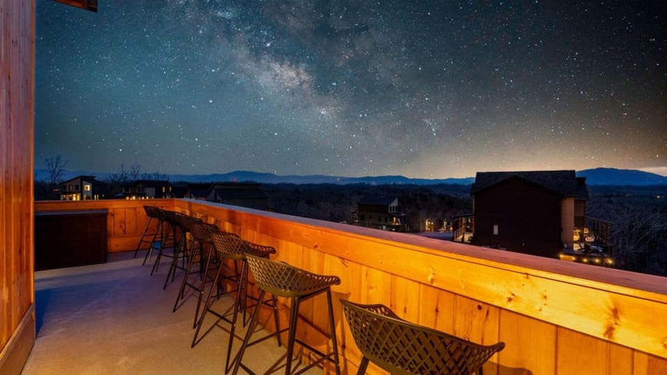 Splashing Views House in Sevierville