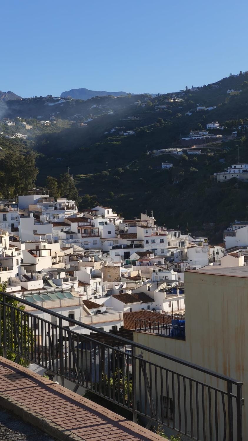 Nearby landmark, Day, Natural landscape, Balcony/Terrace, Mountain view