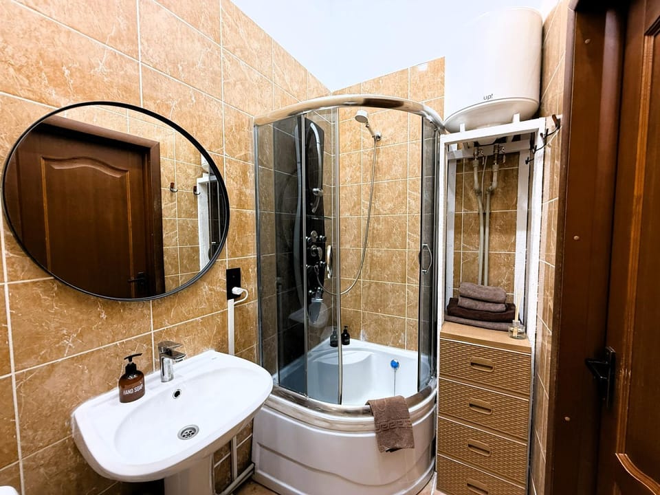 Bathroom, Photo of the whole room