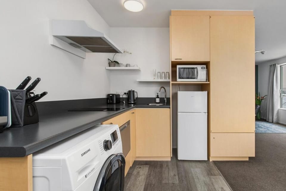 dishwasher, stove, toaster, washing machine, dryer