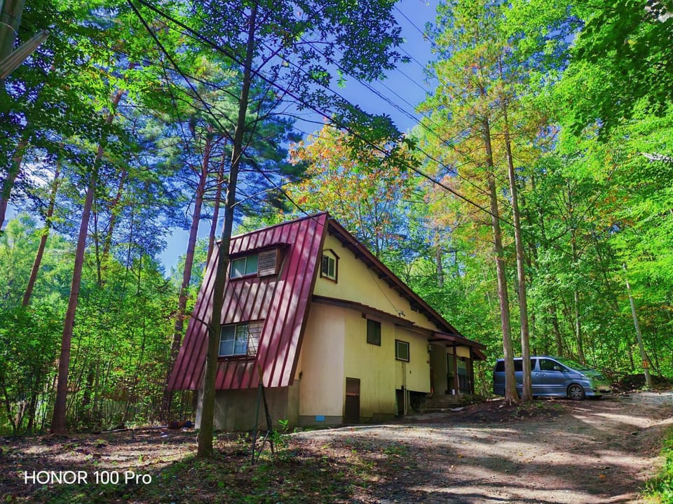 Property building, Natural landscape, Parking