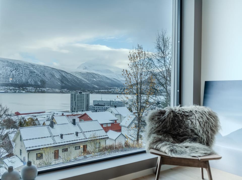 Winter, Living room, Mountain view
