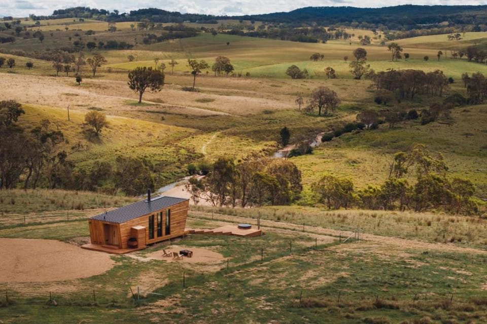Property building, Natural landscape, Mountain view