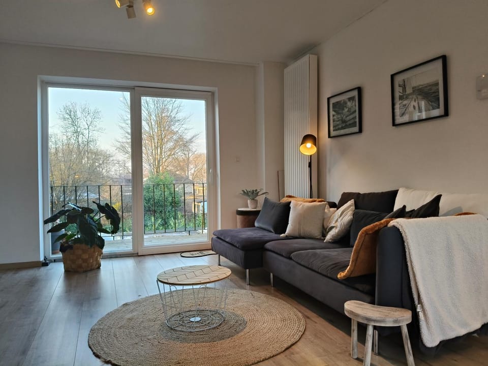 Patio, TV and multimedia, Balcony/Terrace, Living room, Seating area