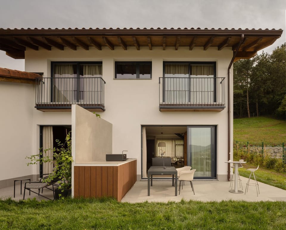Property building, Patio, Garden