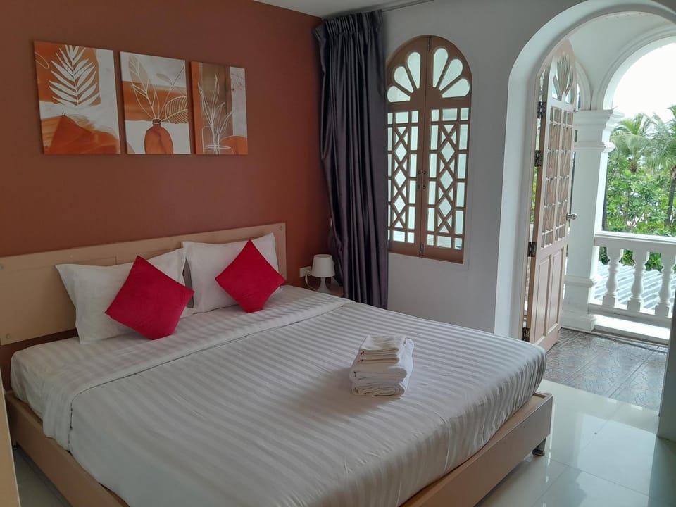 Bed, View (from property/room), Balcony/Terrace, Bedroom