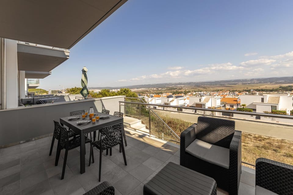 Natural landscape, View (from property/room), Balcony/Terrace, Dining area