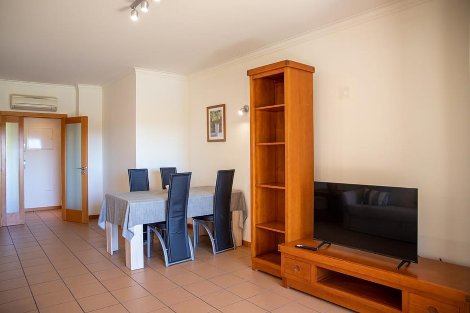 TV and multimedia, Living room, Dining area