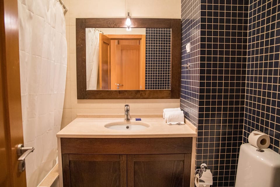 Toilet, Bathroom, Bath, towels