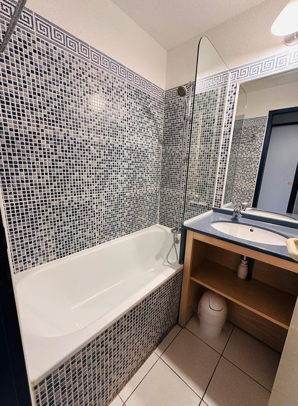 Bathroom, Bath