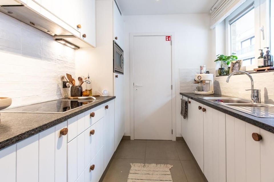 Coffee/tea facilities, dishwasher, stove