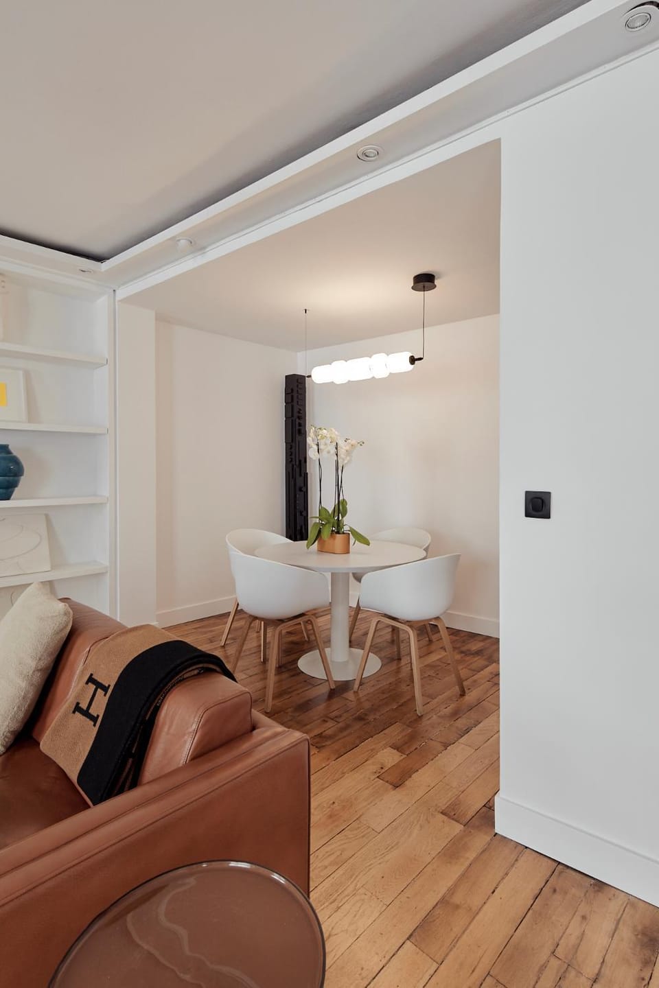 Seating area, Dining area