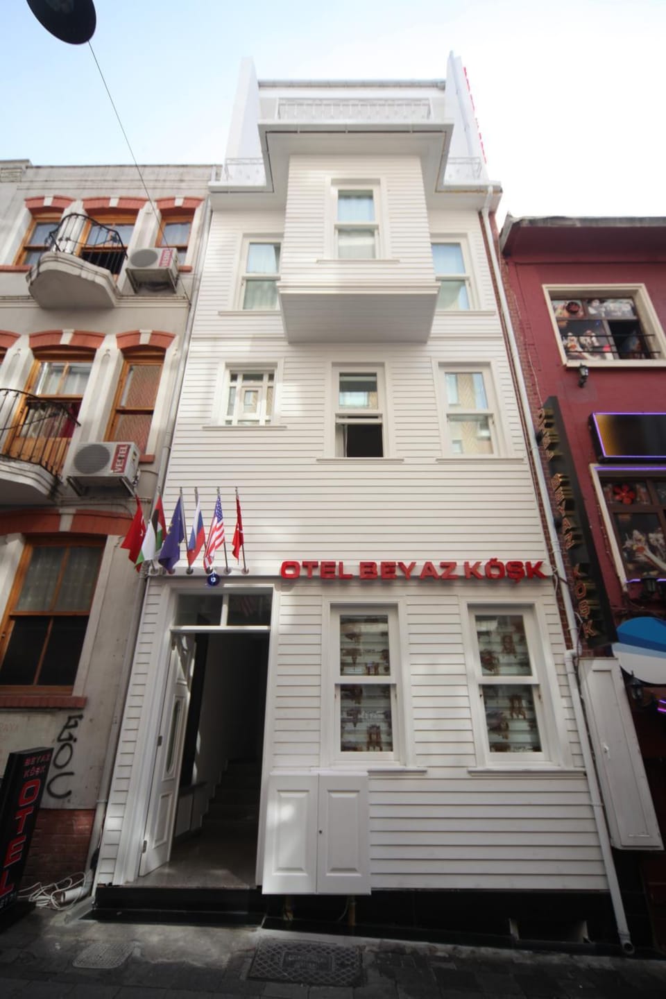 Facade/entrance, Family
