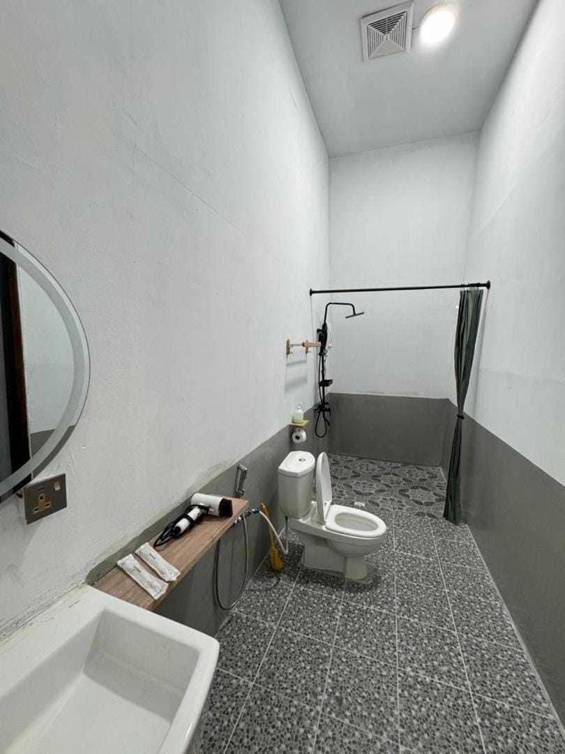 Shower, Toilet, Bathroom