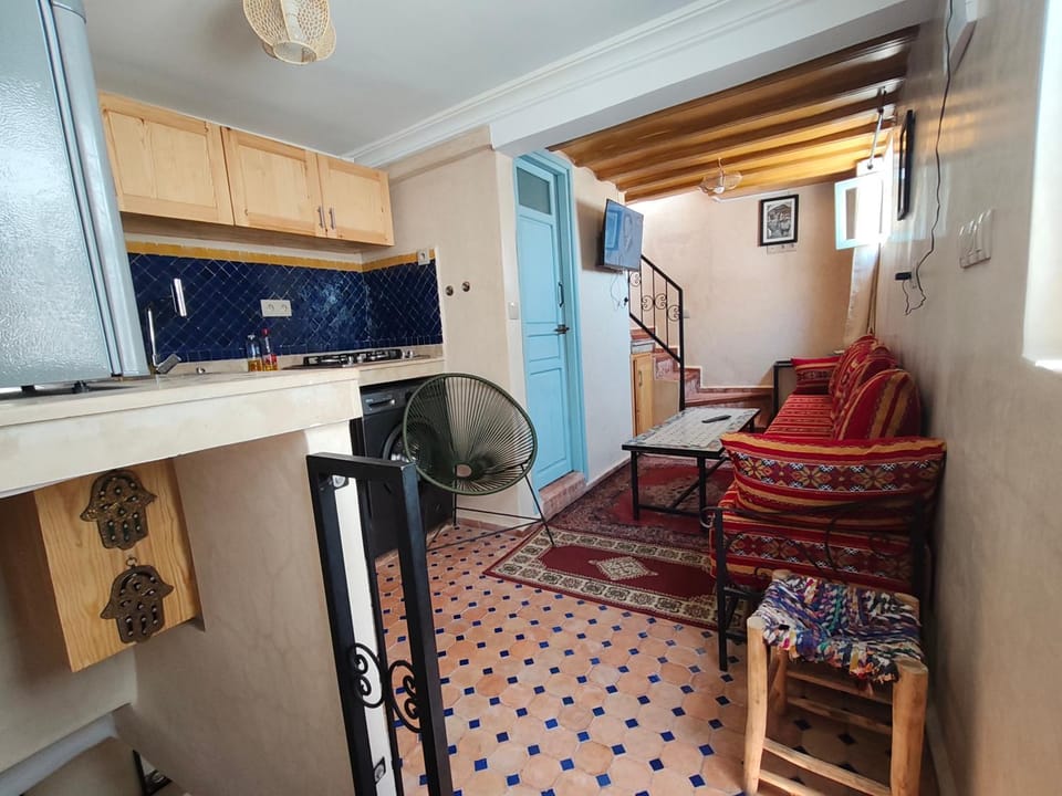 Charming 4 Floor Private House with Fast WiFi and Sunny Terrace House in Essaouira