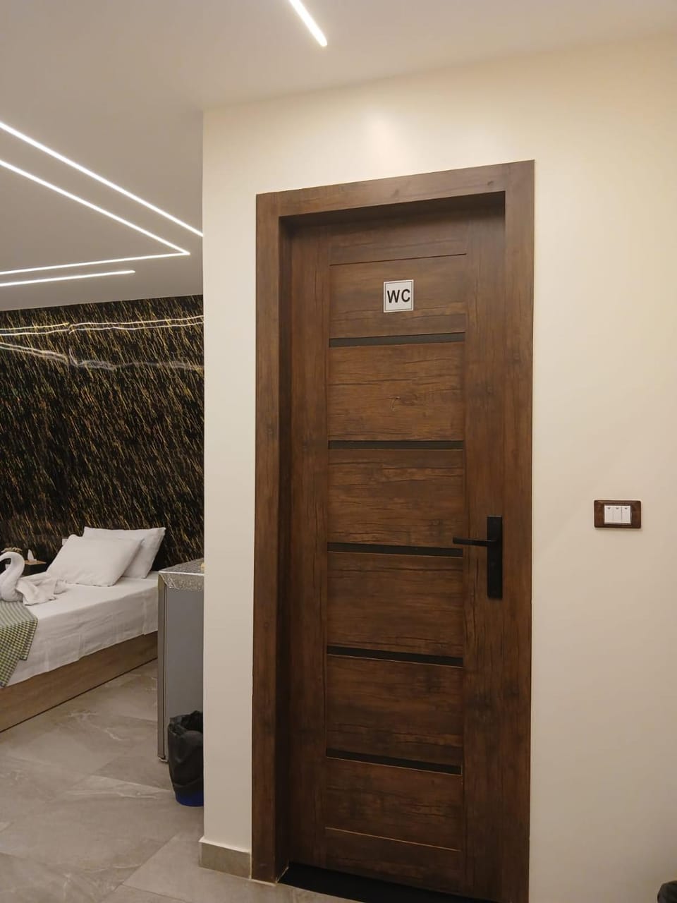 Bed, Bathroom, Bedroom