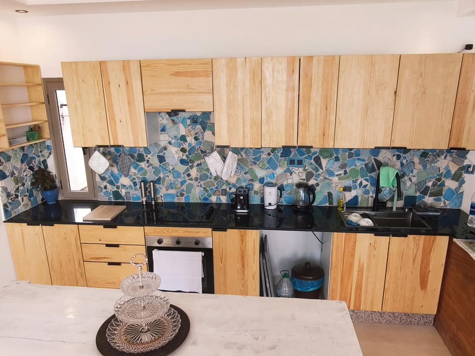 Kitchen or kitchenette, Communal kitchen, oven, stove, toaster