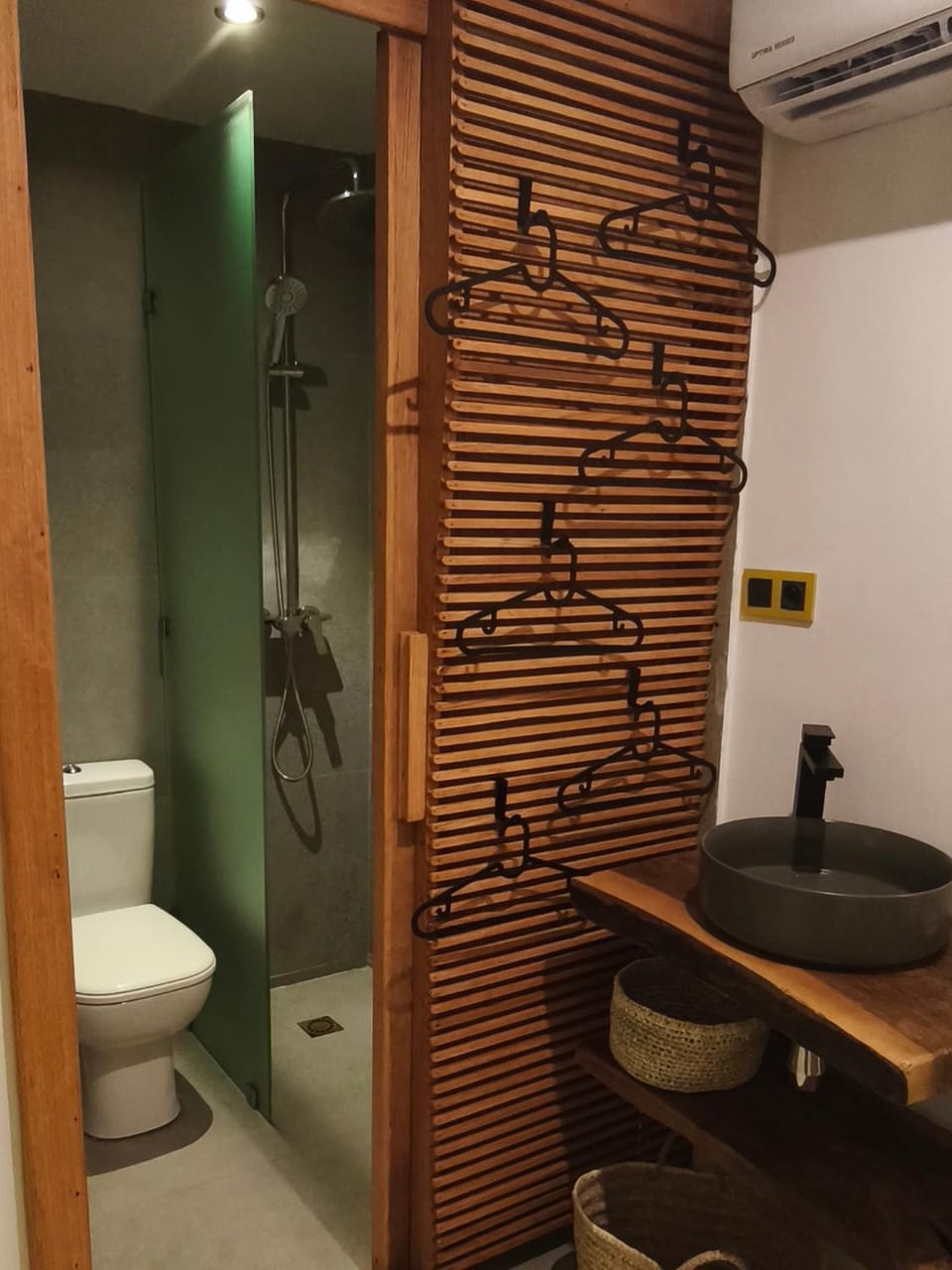 Shower, Toilet, Bathroom, bidet