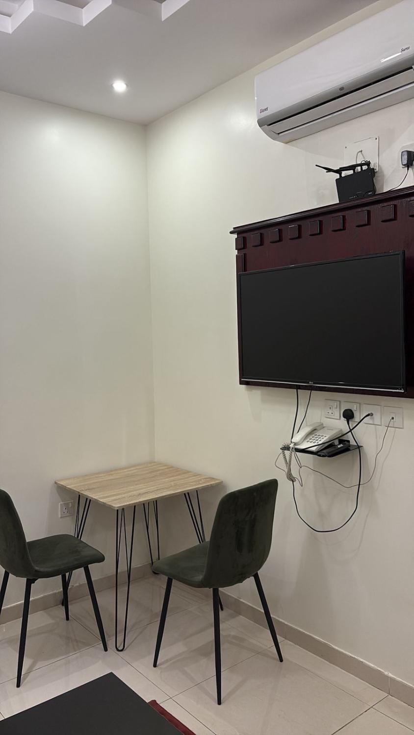 TV and multimedia, Dining area, air conditioner