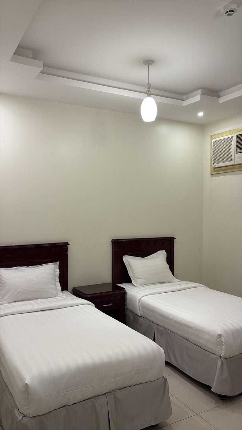Bed, Photo of the whole room, Bedroom, air conditioner