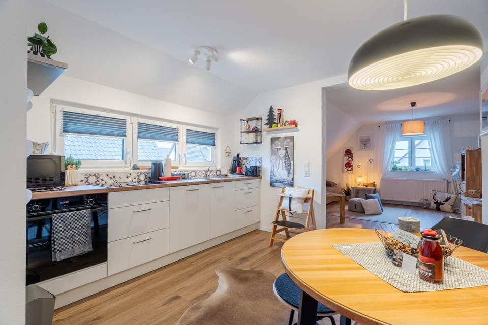 Property building, Kitchen or kitchenette, Living room