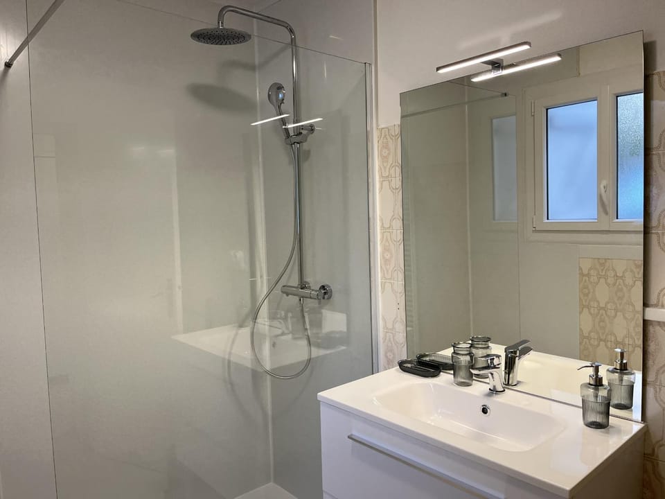 Shower, Bathroom