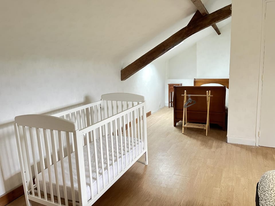 Bed, Photo of the whole room, Bedroom, cot