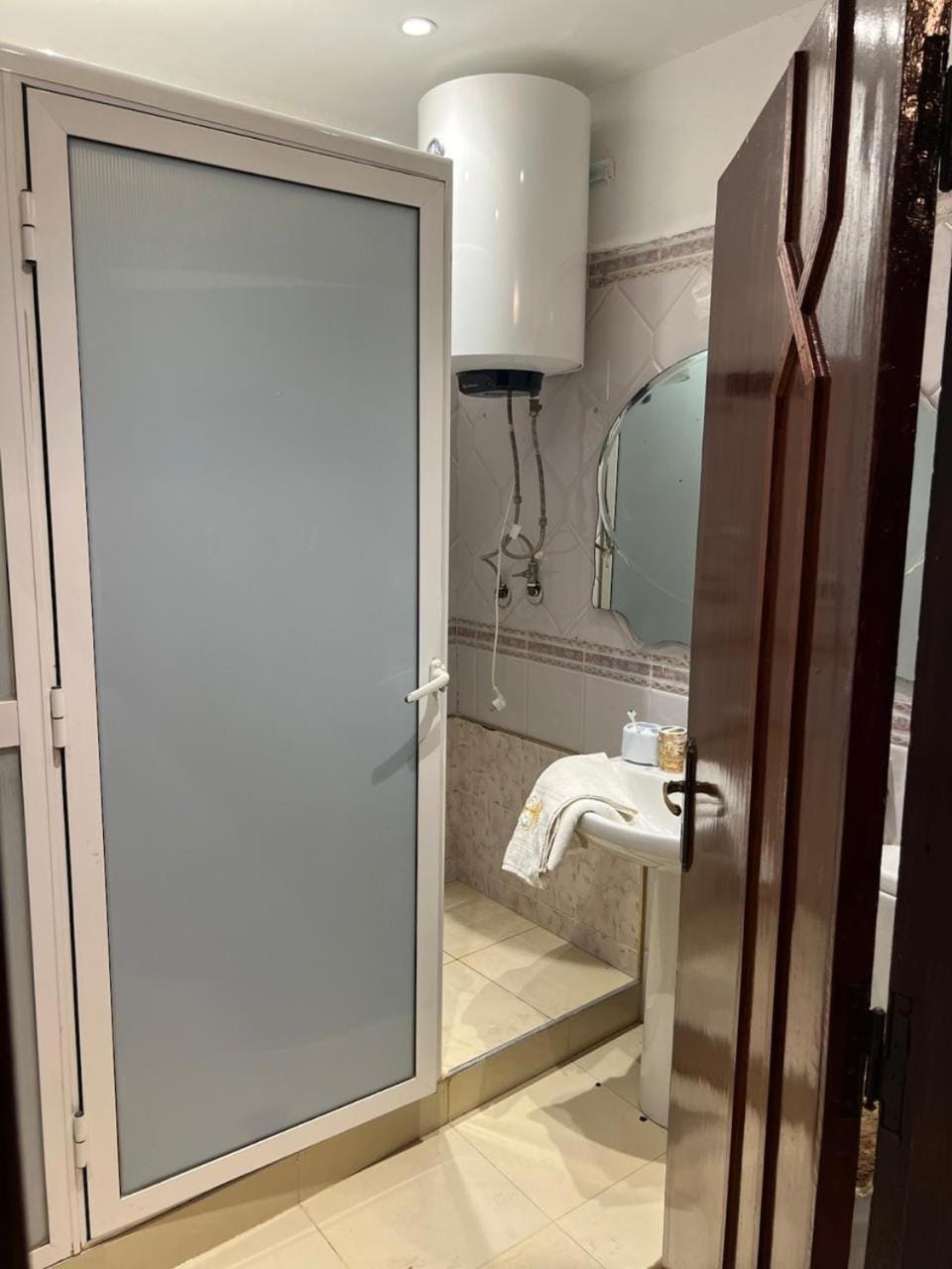 Shower, Toilet, Bathroom, towels