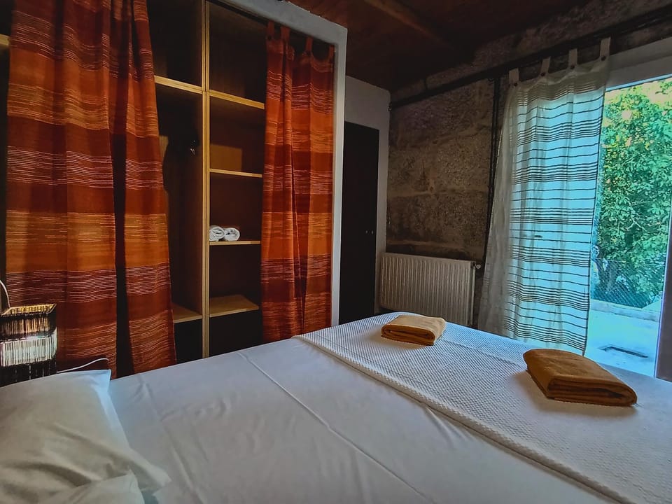 Border Bridge House Apartment in Galicia