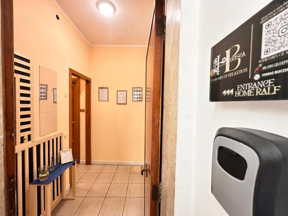 HOME BUCISCA- Your days of relaxation Bed and Breakfast in Catania