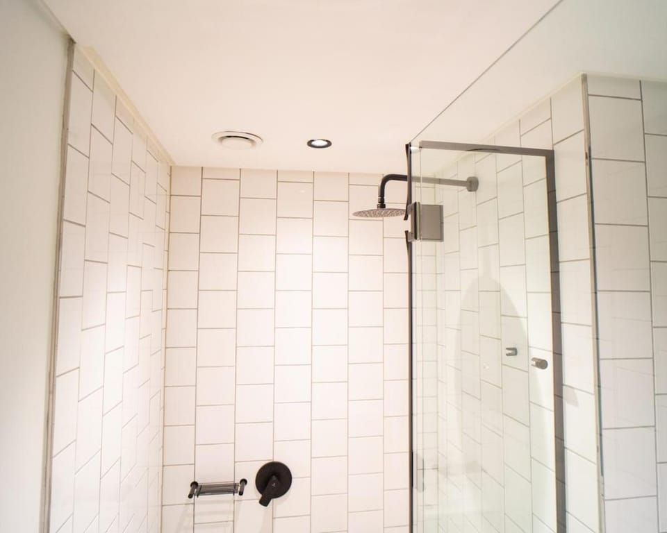 Modern Studio Steps from Ratanga Park Apartment in Cape Town