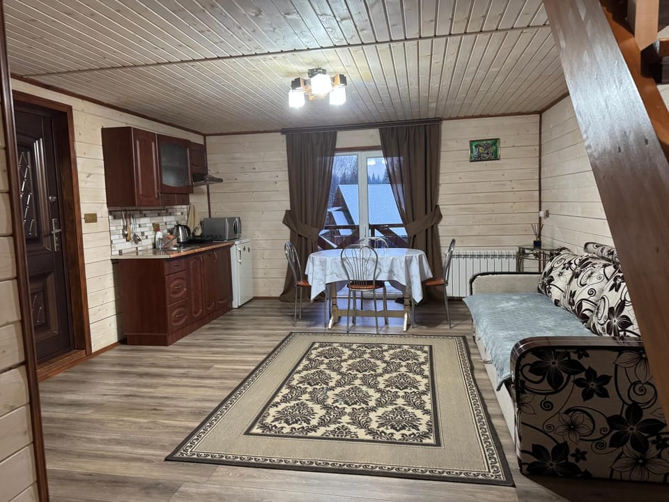 Лісова тиша Дворівневий Люкс Apartment in Ukraine
